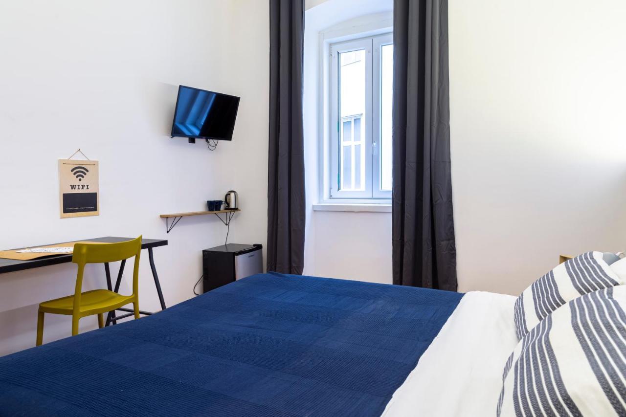 Pregiata Camera Con Bagno Privato - Blu Di Persia Τεργέστη Εξωτερικό φωτογραφία