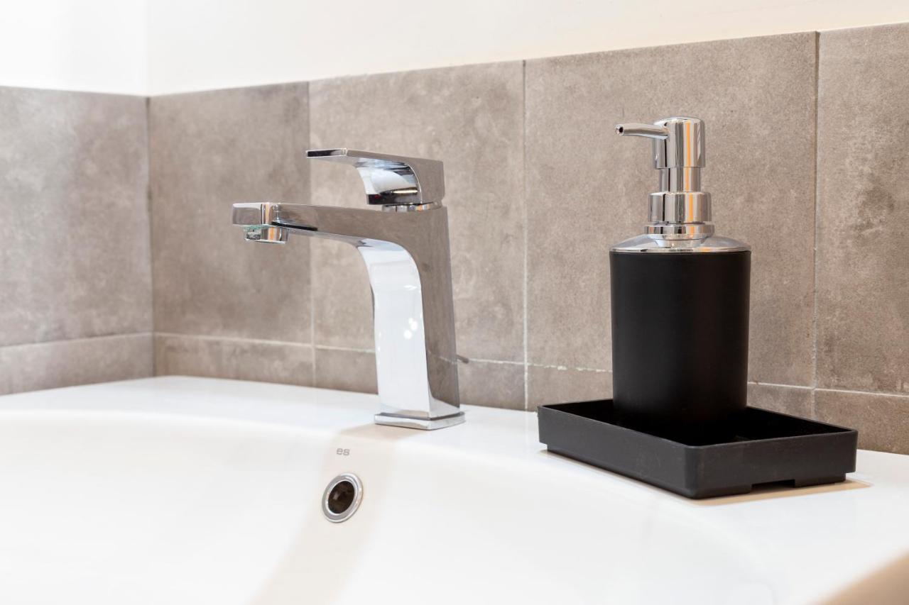 Pregiata Camera Con Bagno Privato - Blu Di Persia Τεργέστη Εξωτερικό φωτογραφία