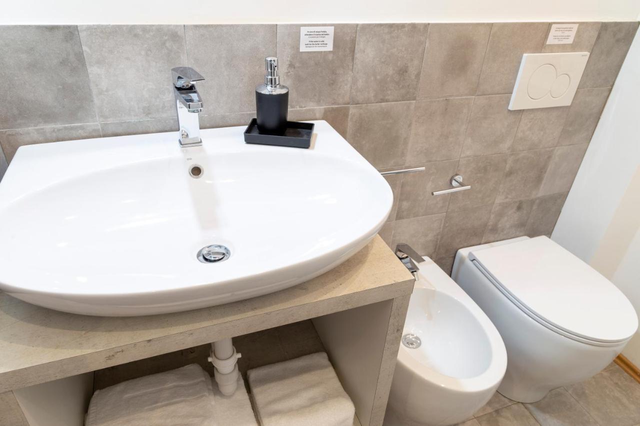 Pregiata Camera Con Bagno Privato - Blu Di Persia Τεργέστη Εξωτερικό φωτογραφία